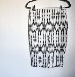 ZARA Geometric Knit Pencil Skirt Size M Black White Retro Mod Diamond Print